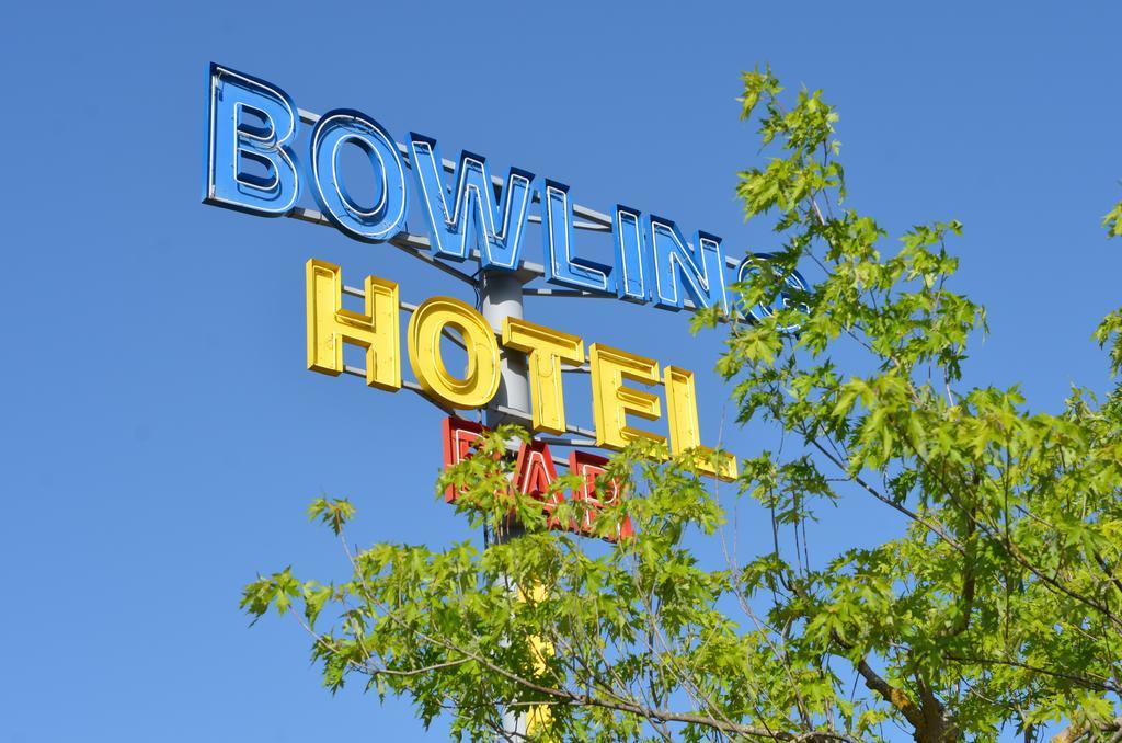 Hotel Restaurant Du Bowling De Millau Exterior photo